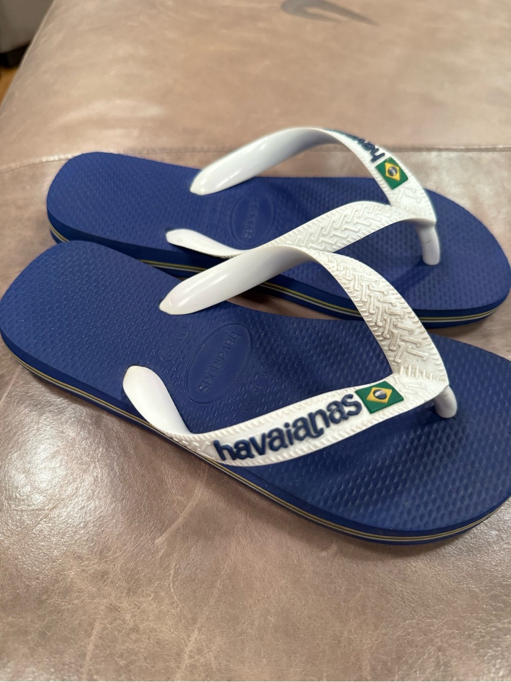 Havaianas Brasil Logo Navy Blue & White Flip Flops – Size 33/34